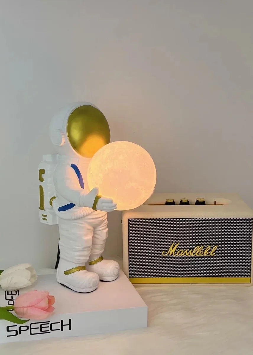 TinyGlow & Co™ Nordic Astronaut Wall Lamp – Creative Cartoon Bedside Light for Kids