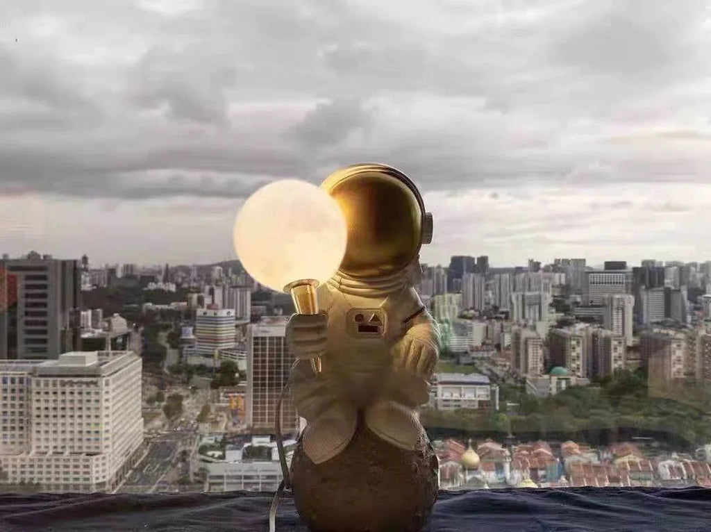 TinyGlow & Co™ Nordic Astronaut Wall Lamp – Creative Cartoon Bedside Light for Kids