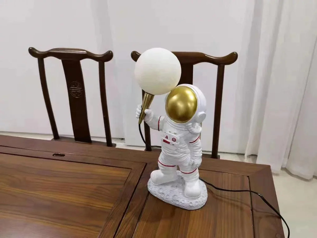 TinyGlow & Co™ Nordic Astronaut Wall Lamp – Creative Cartoon Bedside Light for Kids
